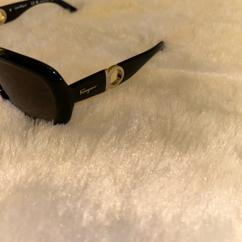 Salvatore Ferragamo Glossy Black Sunglasses - Picture 3 of 4